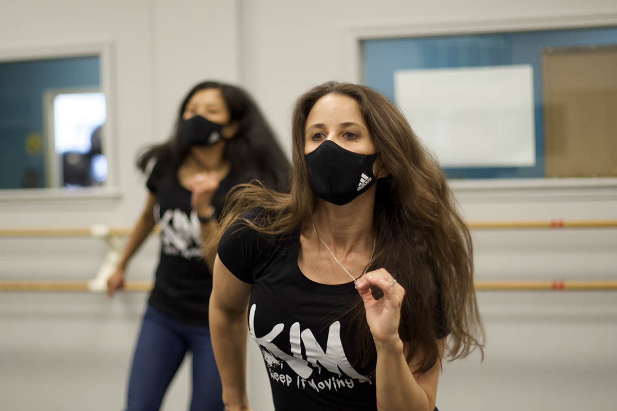 Kim Dolan teaching a class